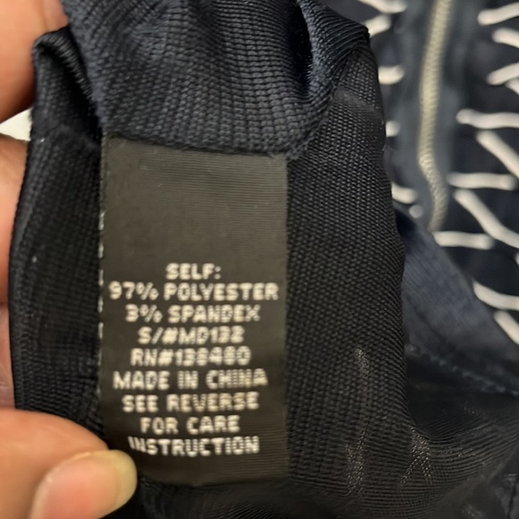 Scales pattern dress in navy - Picture 6 of 6